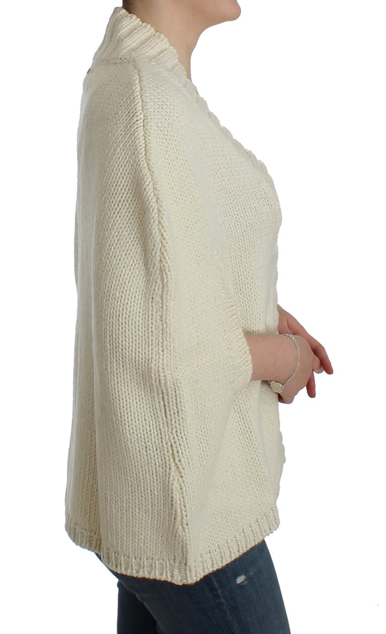 White knitted cardigan